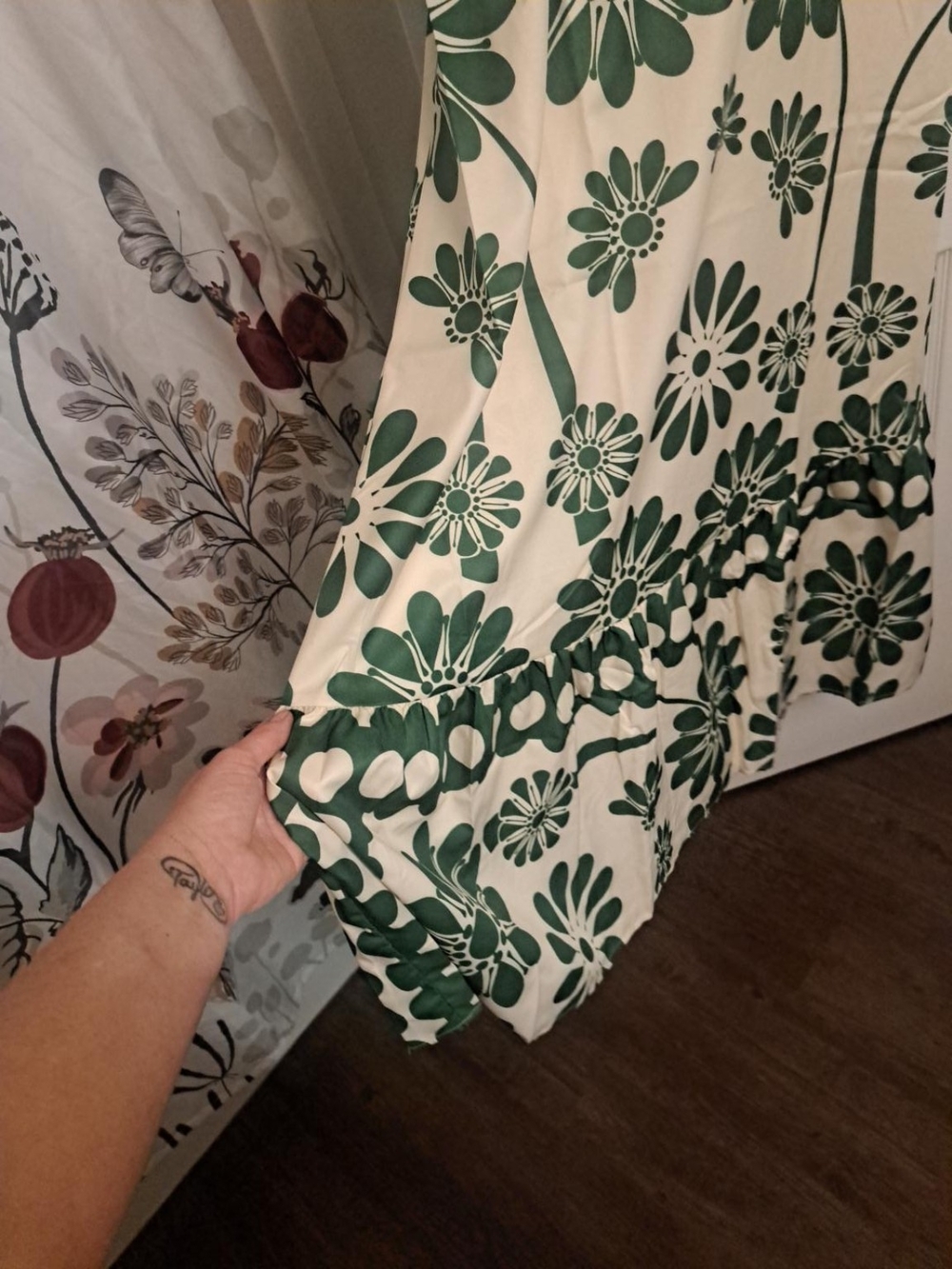 Green & Cream Mod Floral Tie-Strap Maxi Dress – XL / 14–16 New - Picture 5 of 7